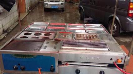 深圳布吉9成新三轮电动小吃车转让，附赠独家小吃技术